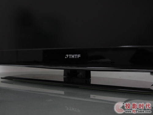 同方LE-32B90液晶電視:22mm超薄外觀工藝設(shè)計(jì)