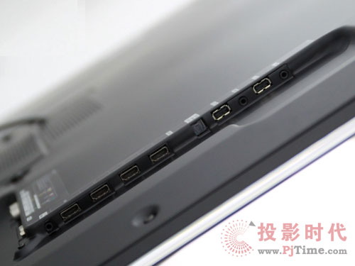 LED水晶 詳評(píng)三星液晶電視UA55B8000附件與接口