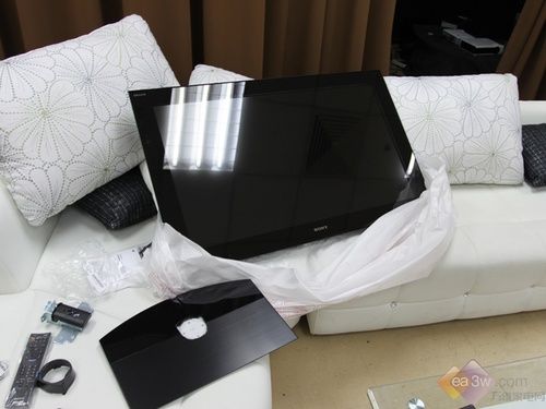 索尼KDL-46HX700更多外觀細節(jié)