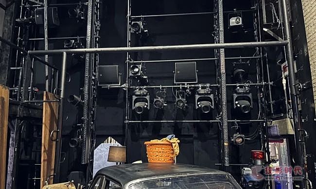 L-Acoustics L系列和L-ISA沉浸式超真實擴聲技術(shù)聯(lián)手打造百老匯《局外人》的魔幻世界
