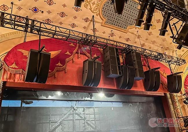 L-Acoustics L系列和L-ISA沉浸式超真實擴聲技術(shù)聯(lián)手打造百老匯《局外人》的魔幻世界